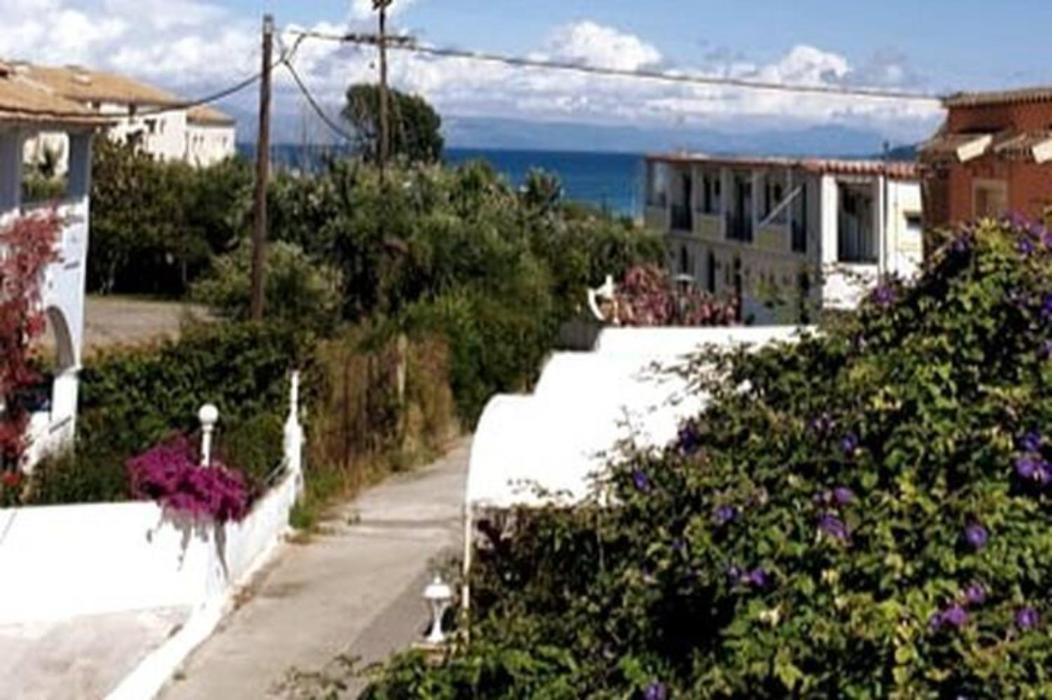 Golden Keys Apatment First Floor Apartamento Moraitika Exterior foto